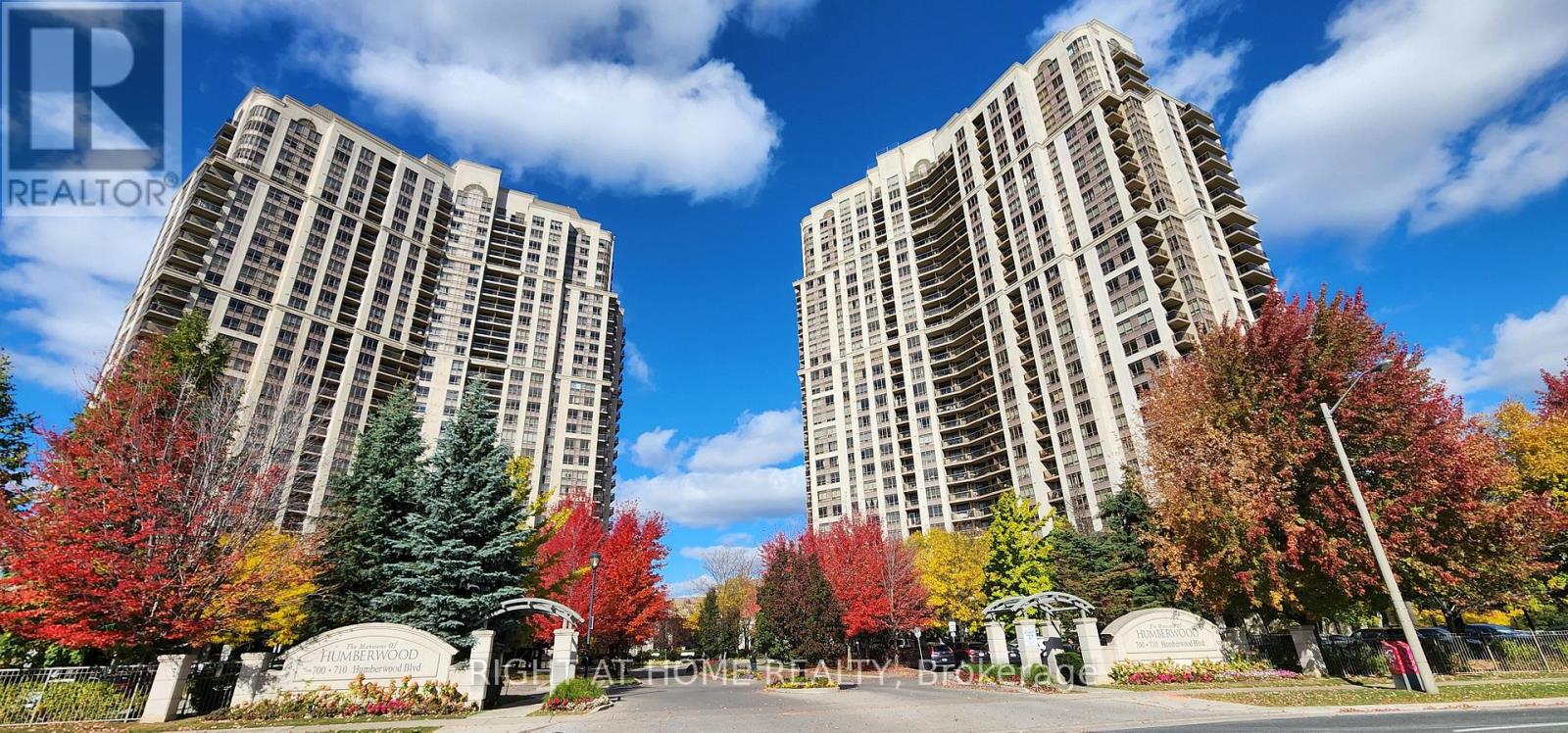 2422 - 700 HUMBERWOOD BOULEVARD, Toronto, Ontario