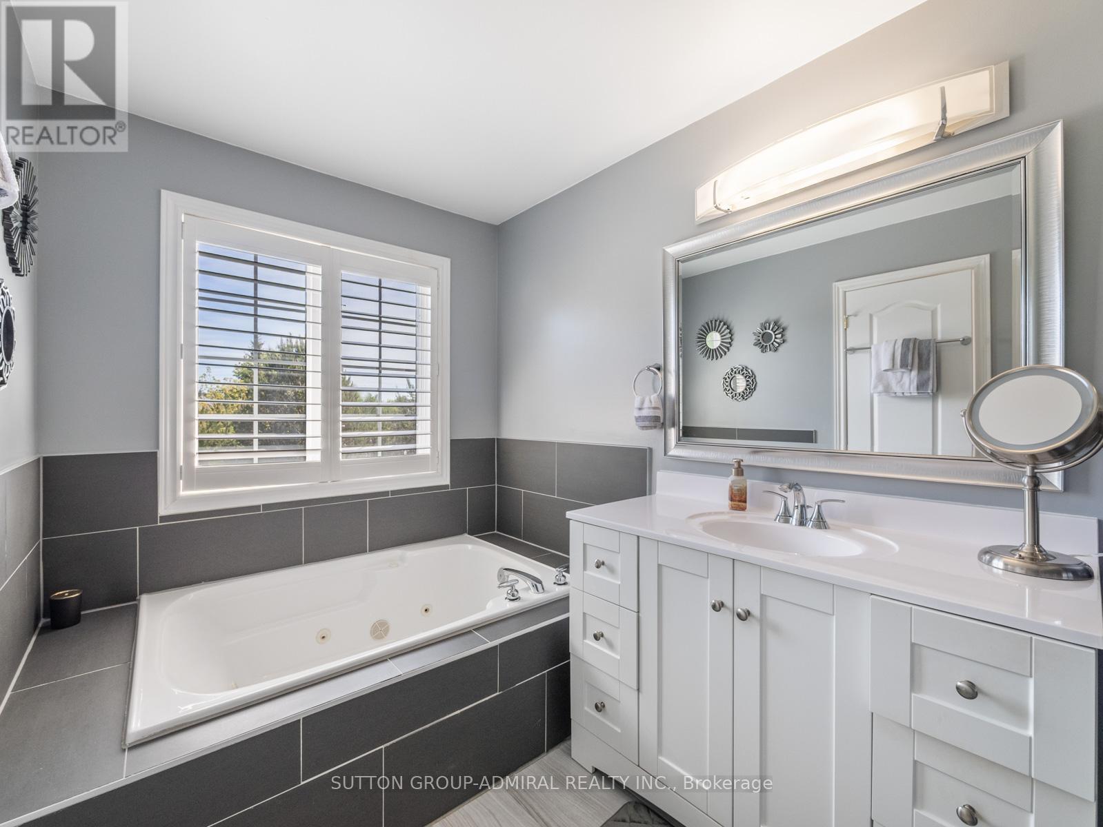 49 Loire Valley Avenue, Vaughan, Ontario  L4J 8V8 - Photo 19 - N13168518