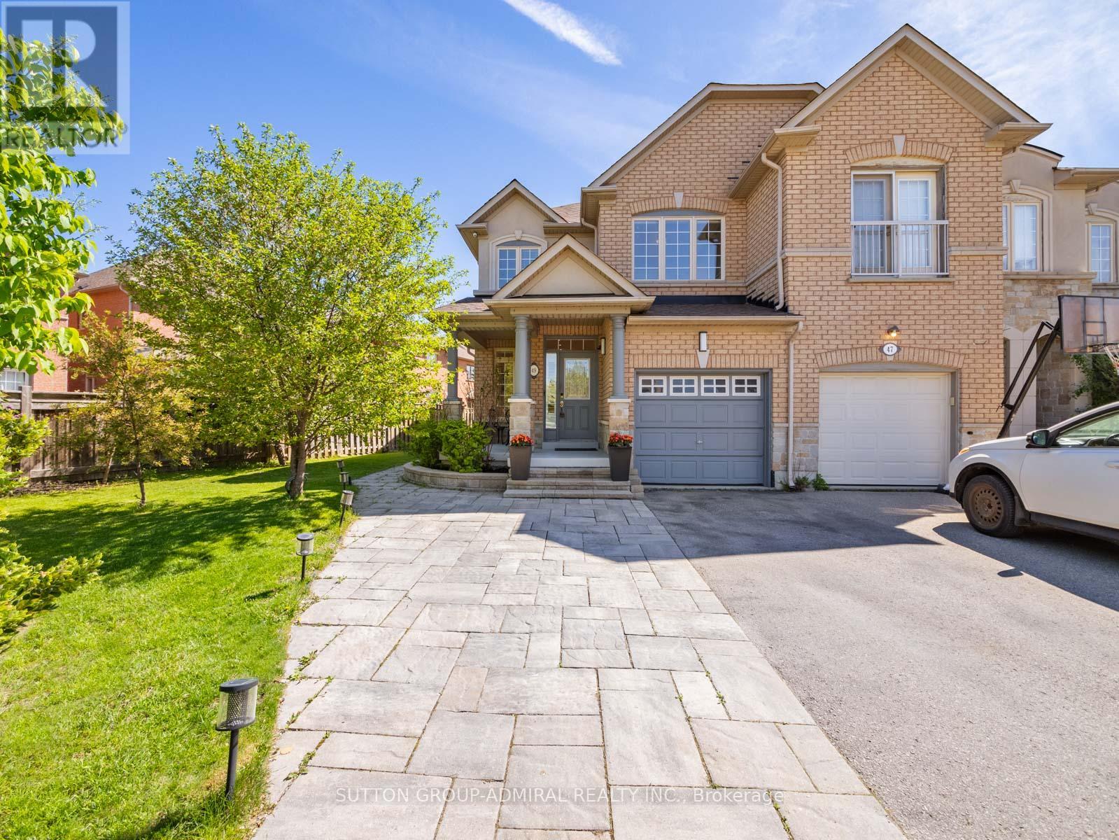 49 Loire Valley Avenue, Vaughan, Ontario  L4J 8V8 - Photo 2 - N13168518