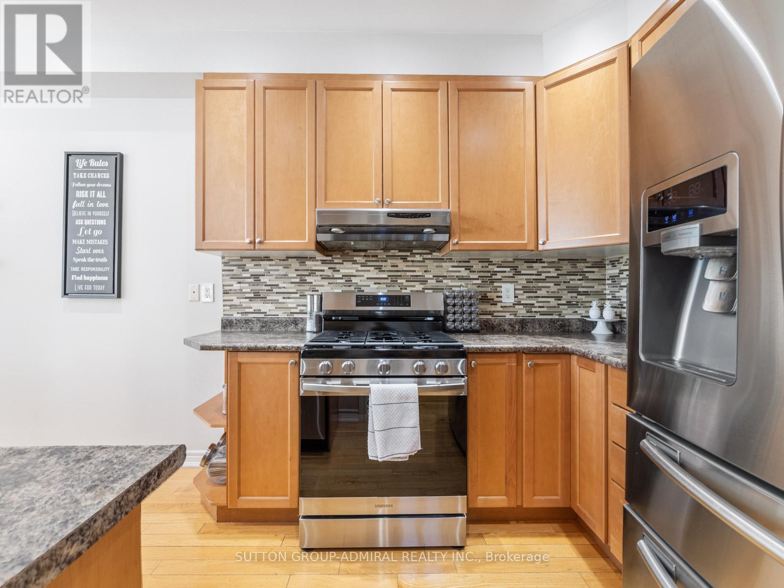 49 Loire Valley Avenue, Vaughan, Ontario  L4J 8V8 - Photo 7 - N13168518