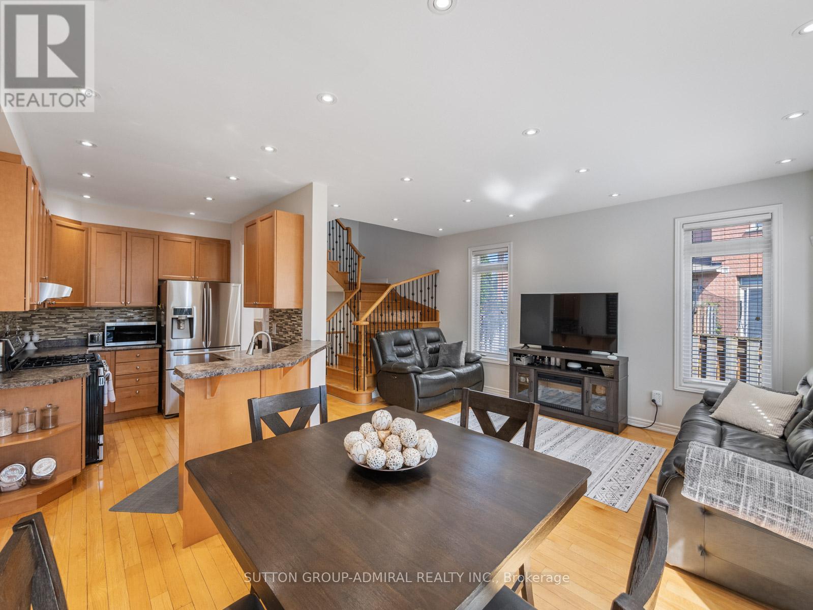 49 Loire Valley Avenue, Vaughan, Ontario  L4J 8V8 - Photo 9 - N13168518