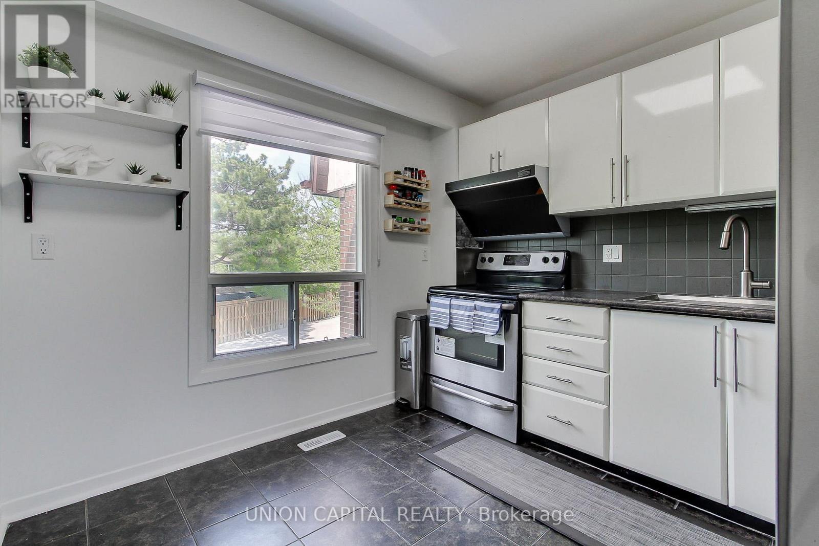 19 - 11 Plaisance Road, Richmond Hill, Ontario  L4C 5H1 - Photo 11 - N13168642