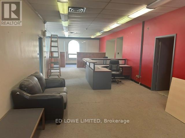 31 Colborne Street E, Orillia, Ontario  L3V 1T4 - Photo 5 - S13168636