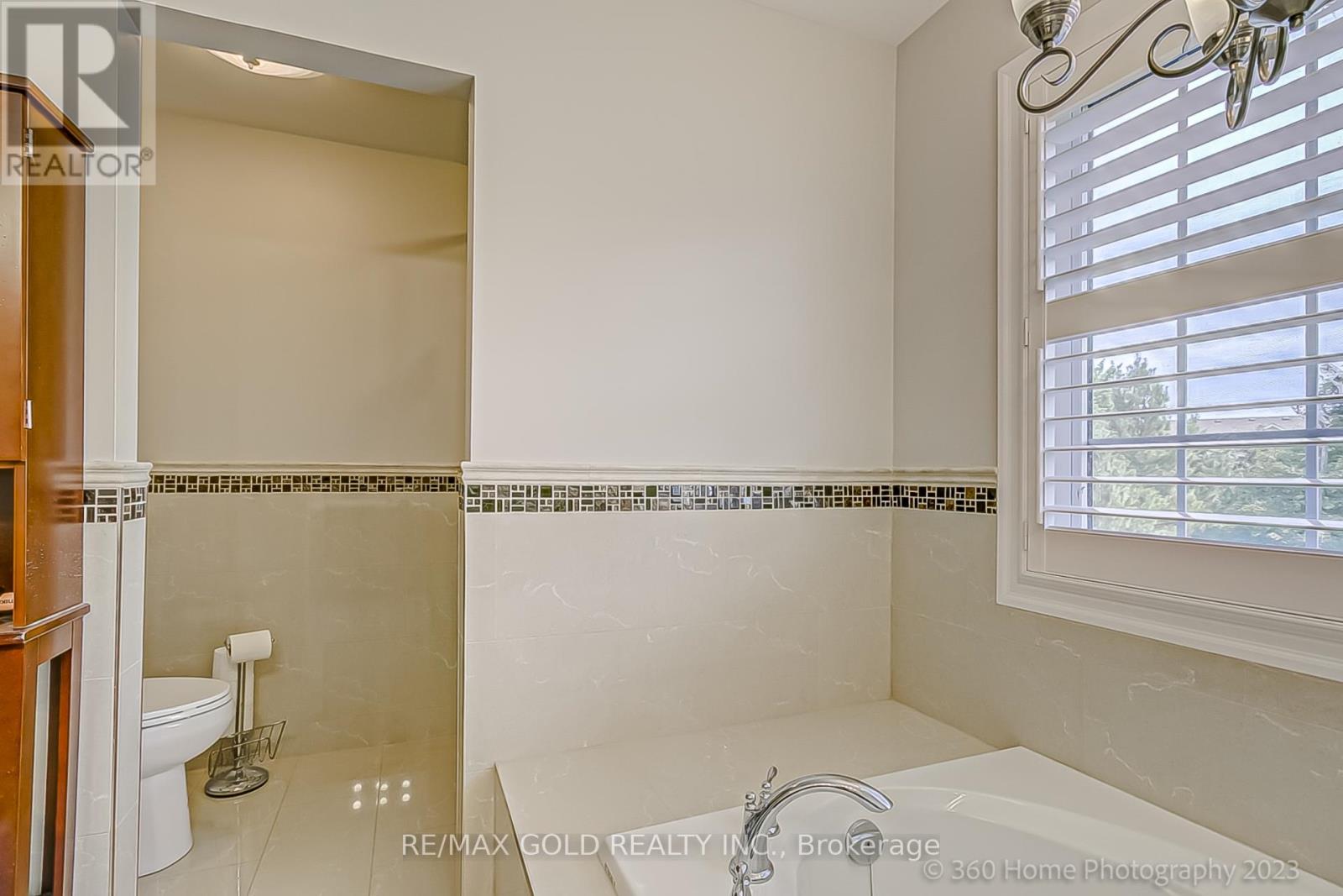 98 Treeline Boulevard, Brampton, Ontario  L6P 1A2 - Photo 30 - W13168580