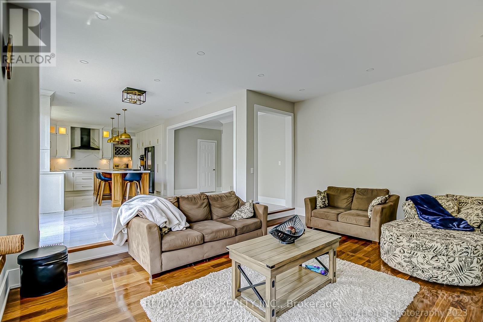 98 Treeline Boulevard, Brampton, Ontario  L6P 1A2 - Photo 6 - W13168580