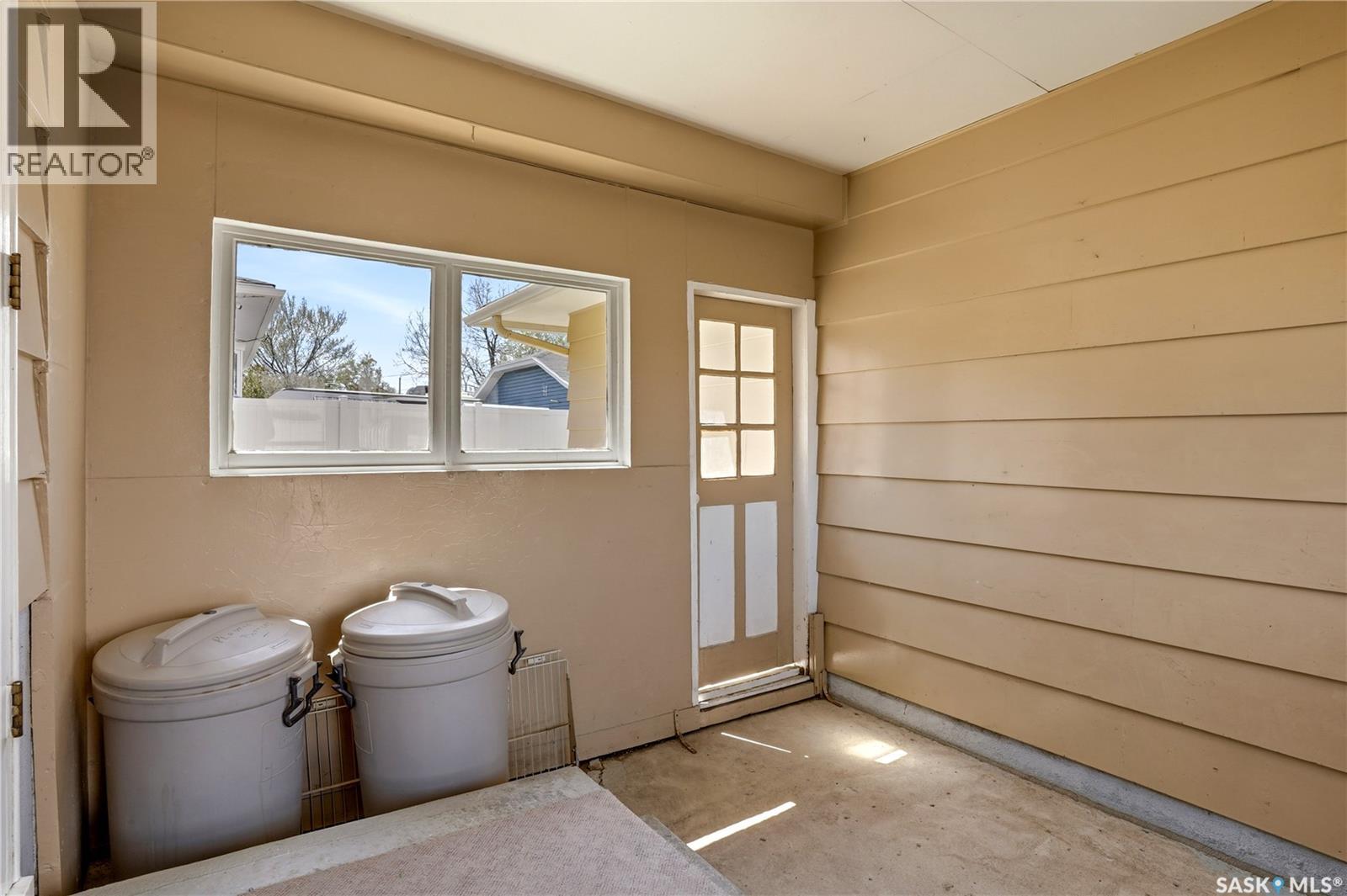 2500 Rothwell Street, Regina, Saskatchewan  S4N 2C8 - Photo 37 - SK036985