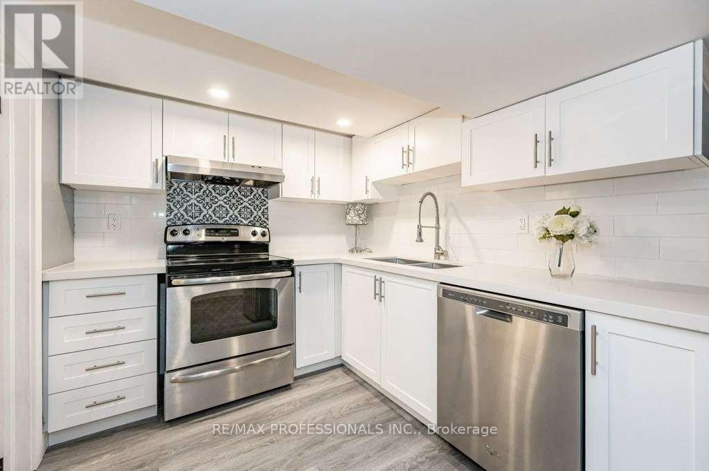 Lower - 15 Wexford Avenue N, Hamilton, Ontario  L8H 4M2 - Photo 3 - X13168526