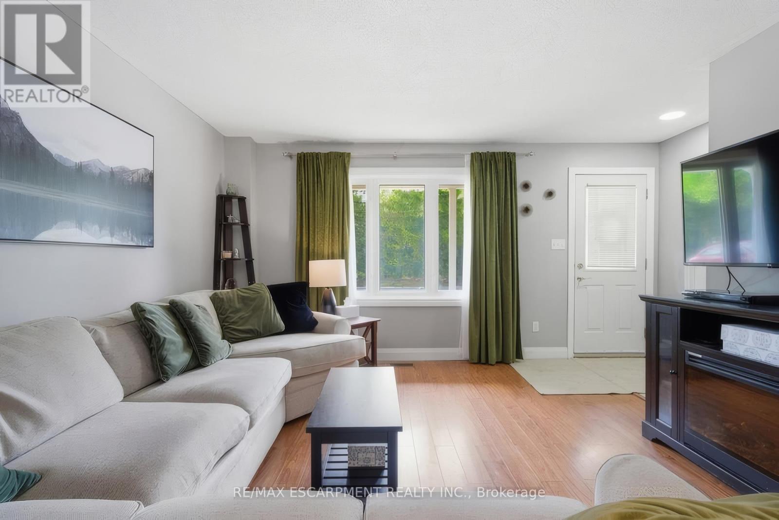 K - 653 Albert Street, Waterloo, Ontario  N2L 3V5 - Photo 5 - X13168594