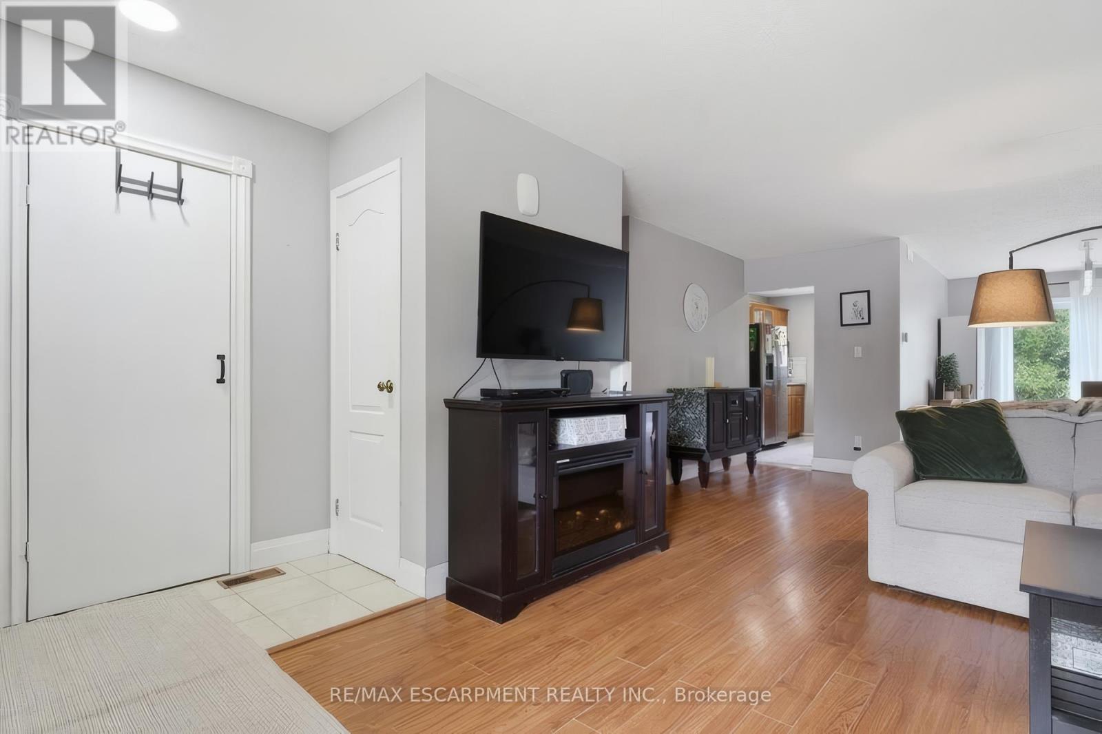 K - 653 Albert Street, Waterloo, Ontario  N2L 3V5 - Photo 7 - X13168594