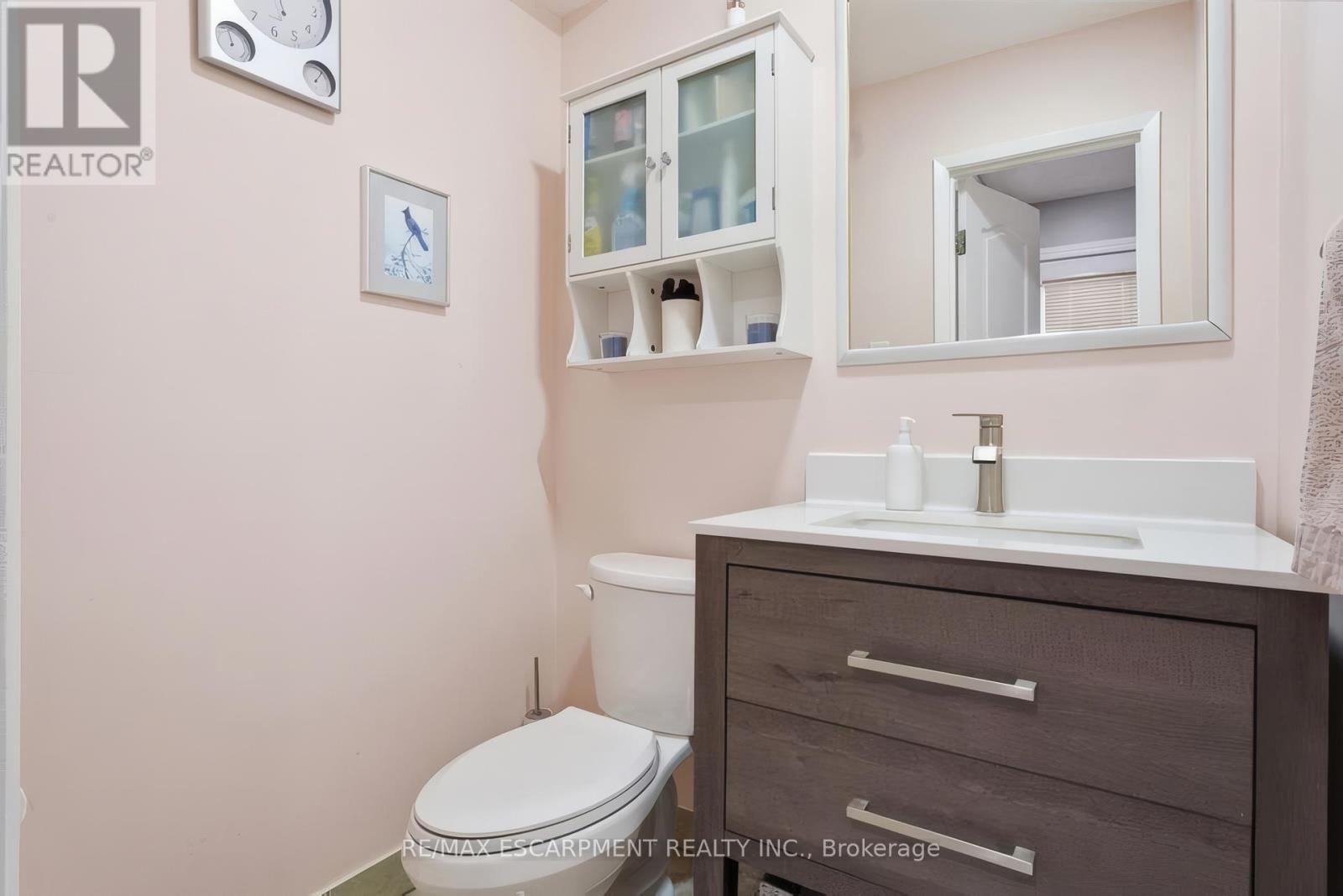 K - 653 Albert Street, Waterloo, Ontario  N2L 3V5 - Photo 8 - X13168594