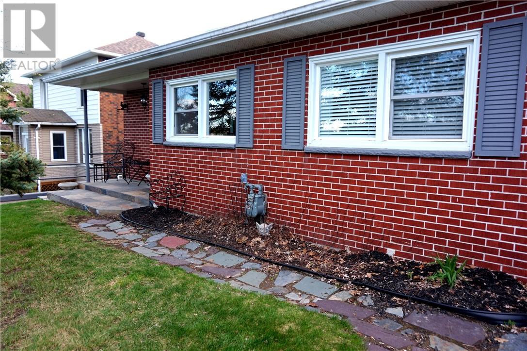 85 Front Street, Sudbury, Ontario  P3E 3K8 - Photo 3 - 2126587