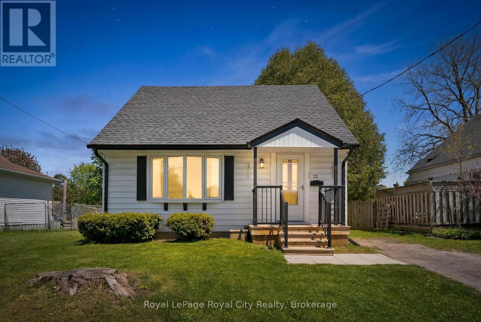 22 CHURCHILL CRESCENT E, Centre Wellington, Ontario