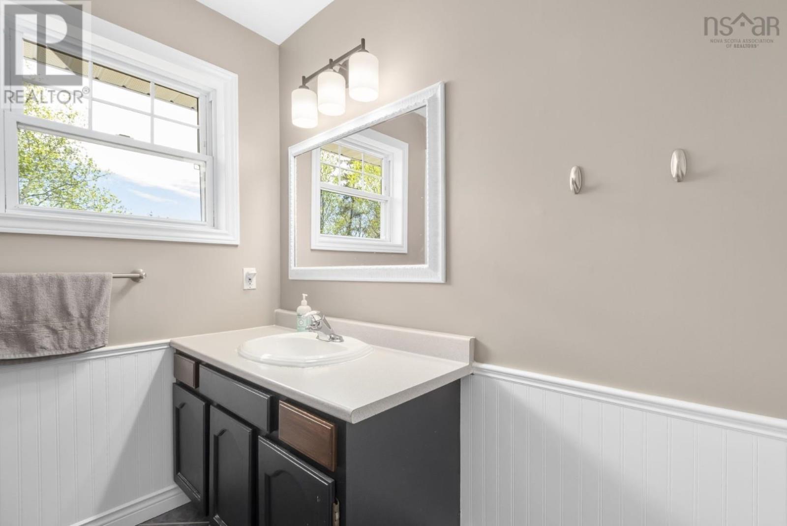 45 Regal Road, Dartmouth, Nova Scotia  B2W 4E9 - Photo 21 - 202611988