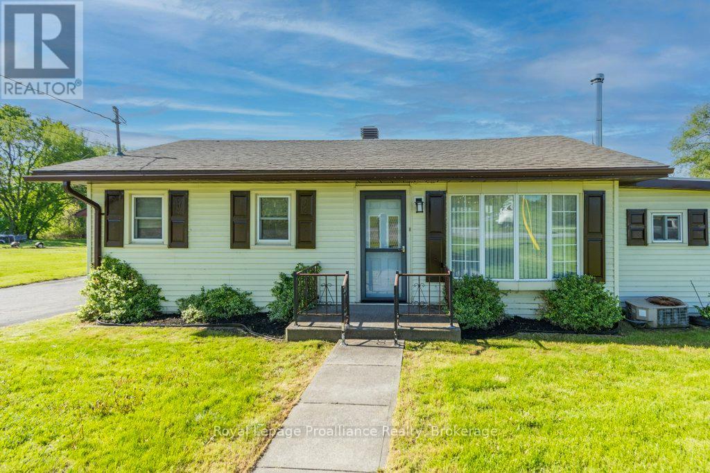 85 Manley Drive, Belleville, Ontario  K8N 4Z4 - Photo 2 - X13168744