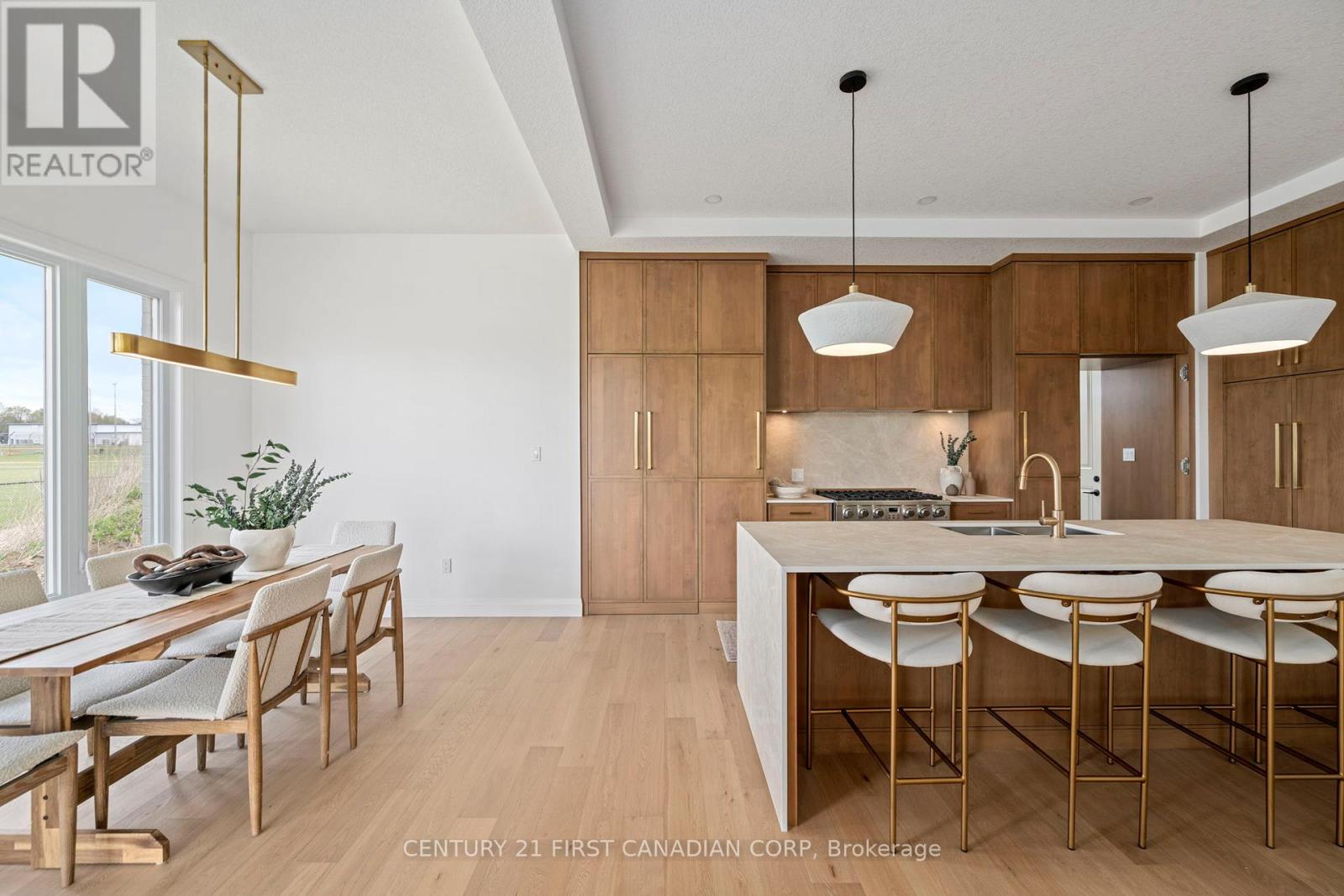 207 Foxborough Place, Thames Centre, Ontario  N0M 2P0 - Photo 9 - X13168766