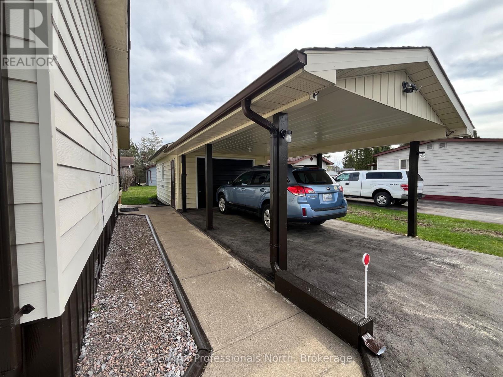 1094 Seventh Lane, Minden Hills, Ontario K0M 2K0 - Photo 9 - X13168846