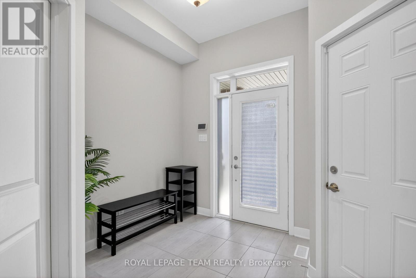 50 Thunderbolt Street, Ottawa, Ontario  K2V 0L9 - Photo 2 - X13168774