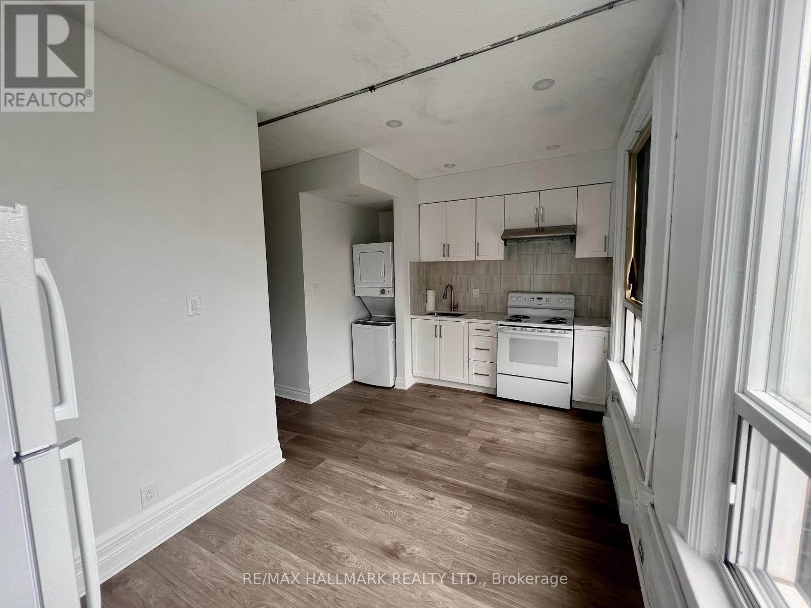 1 - 454 Bloor Street W, Toronto, Ontario  M5S 1X8 - Photo 2 - C13168720