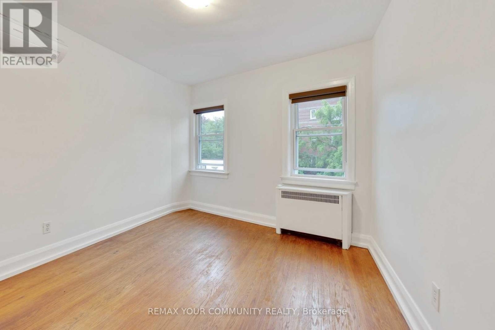 2nd Floor - 864 Millwood Road N, Toronto, Ontario  M4G 1W6 - Photo 7 - C13168814