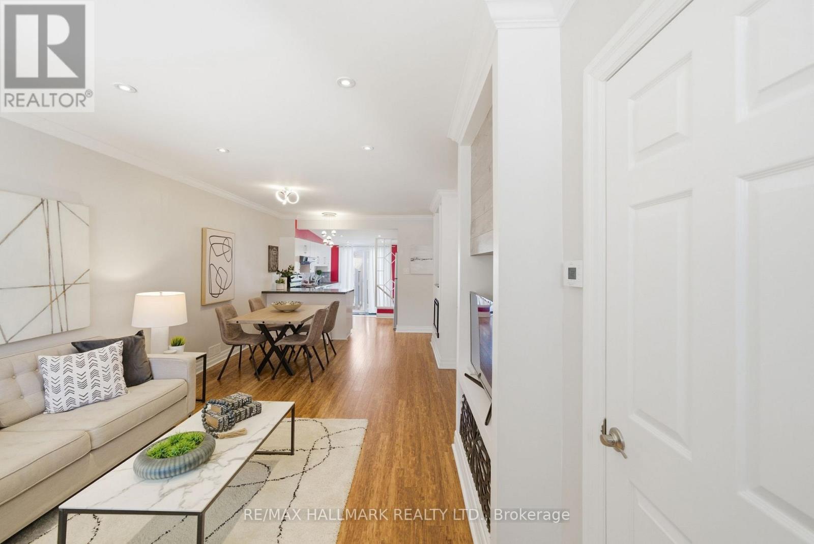 1002 Victoria Park Avenue, Toronto, Ontario  M4B 2J6 - Photo 3 - E13168706