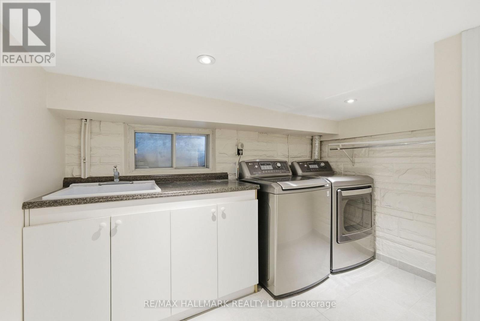 1002 Victoria Park Avenue, Toronto, Ontario  M4B 2J6 - Photo 32 - E13168706