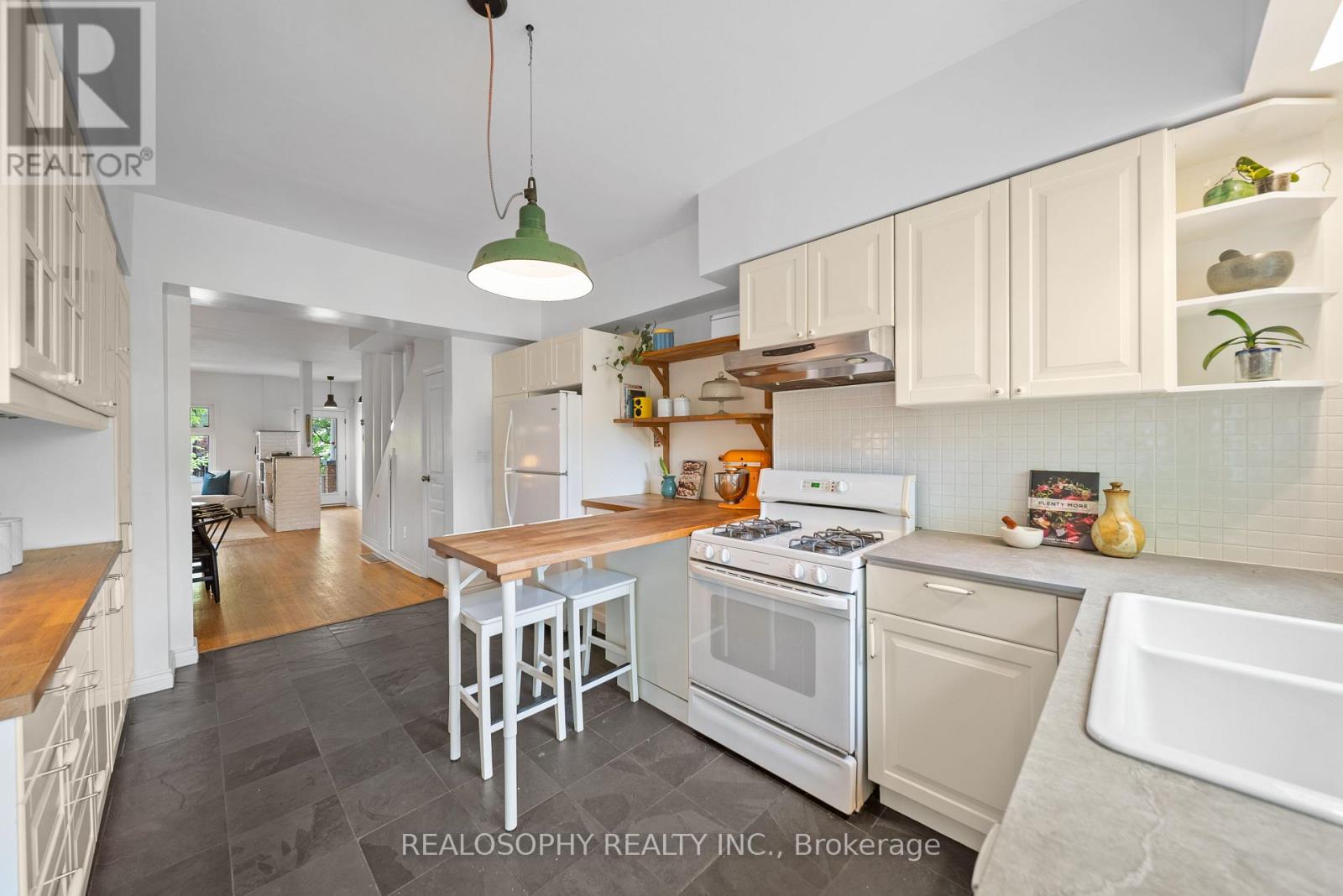 118 Ivy Avenue, Toronto, Ontario  M4L 2H7 - Photo 13 - E13168782