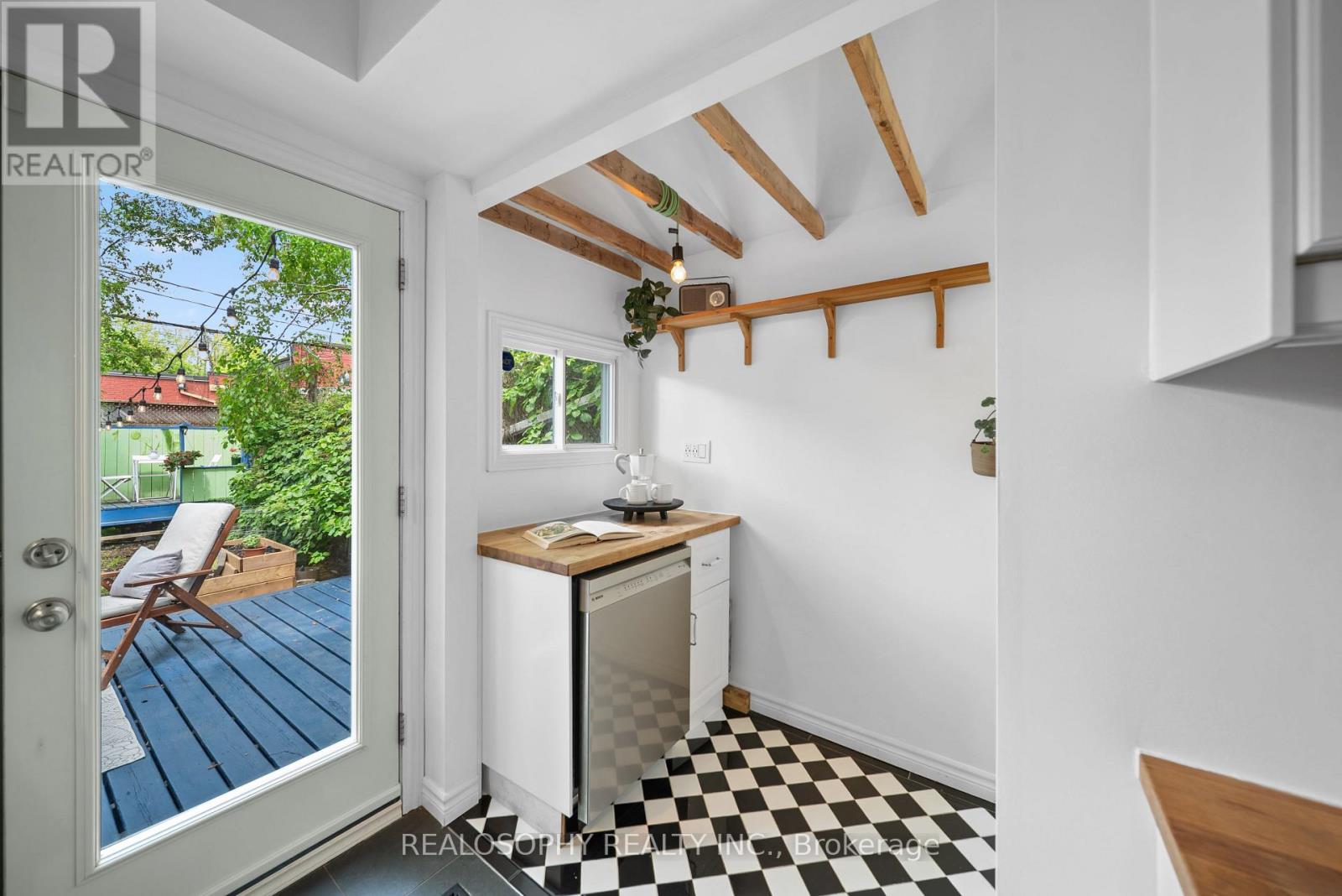 118 Ivy Avenue, Toronto, Ontario  M4L 2H7 - Photo 15 - E13168782