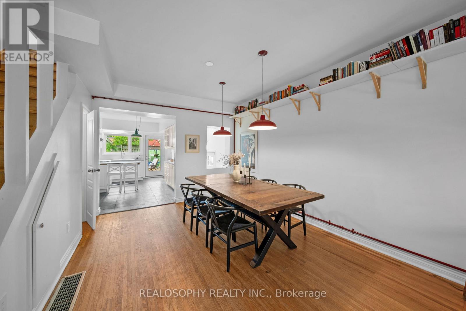 118 Ivy Avenue, Toronto, Ontario  M4L 2H7 - Photo 9 - E13168782
