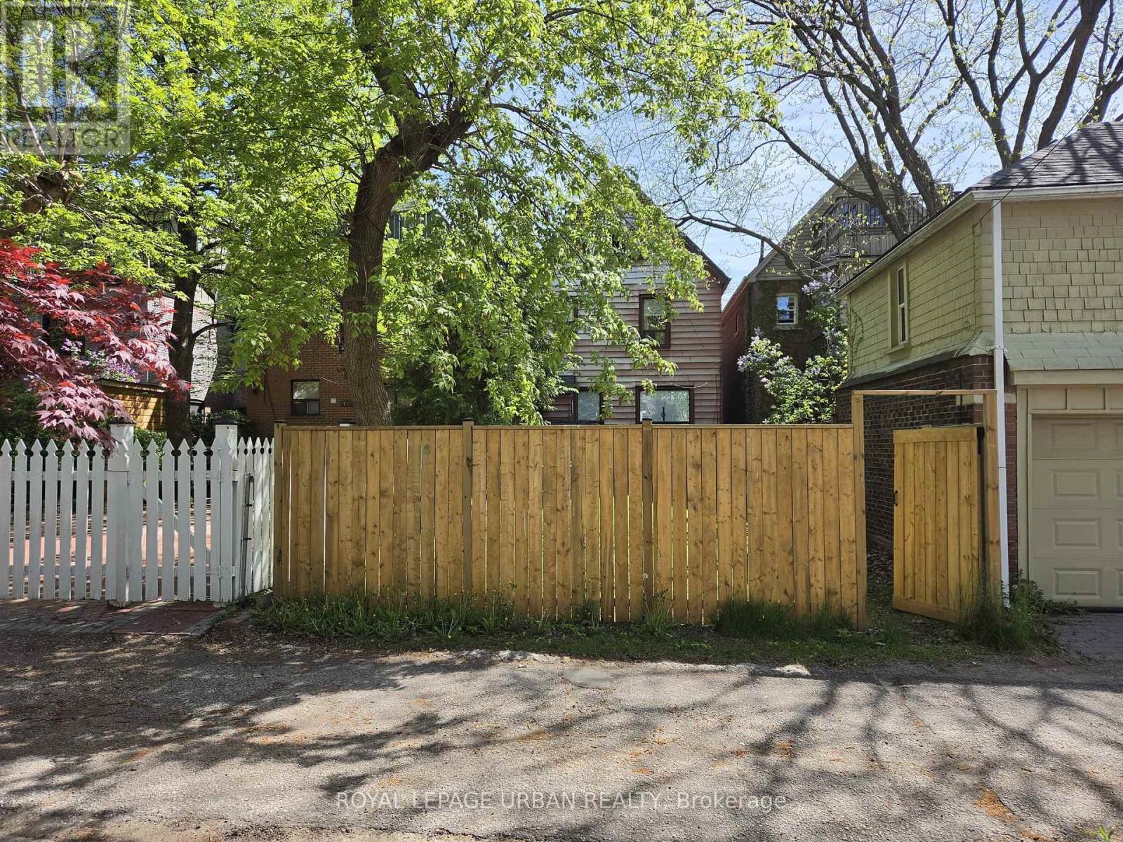 118 Ferrier Avenue, Toronto, Ontario  M4K 3H4 - Photo 3 - E13168808