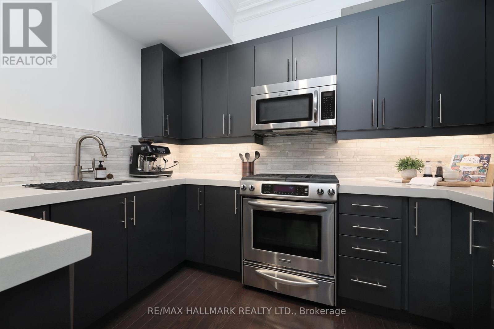 F - 1185 Queen Street E, Toronto, Ontario  M4M 1L6 - Photo 10 - E13168810