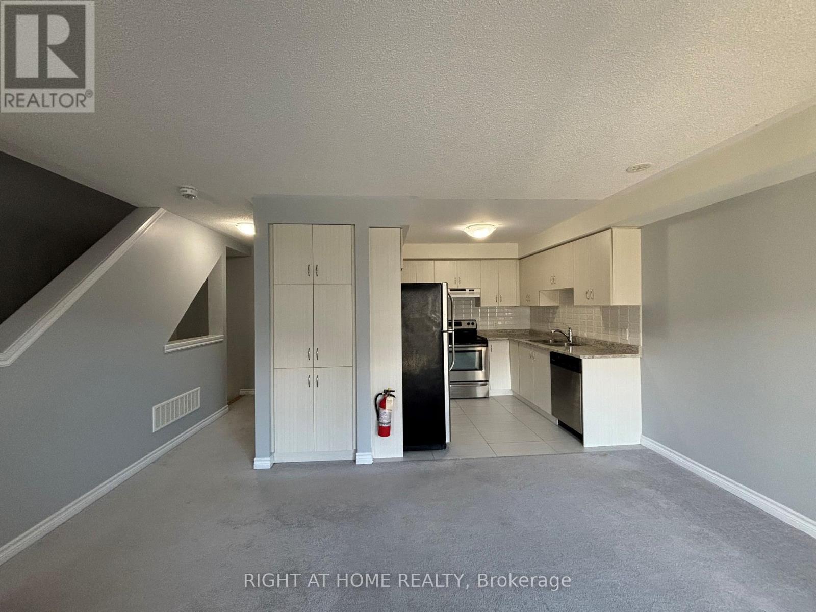 24 Nearco Crescent, Oshawa, Ontario  L1L 0J4 - Photo 14 - E13168878