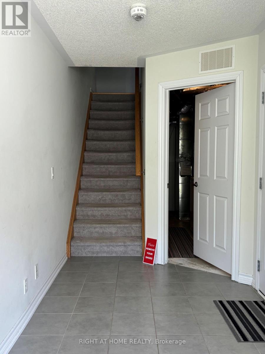 24 Nearco Crescent, Oshawa, Ontario  L1L 0J4 - Photo 3 - E13168878