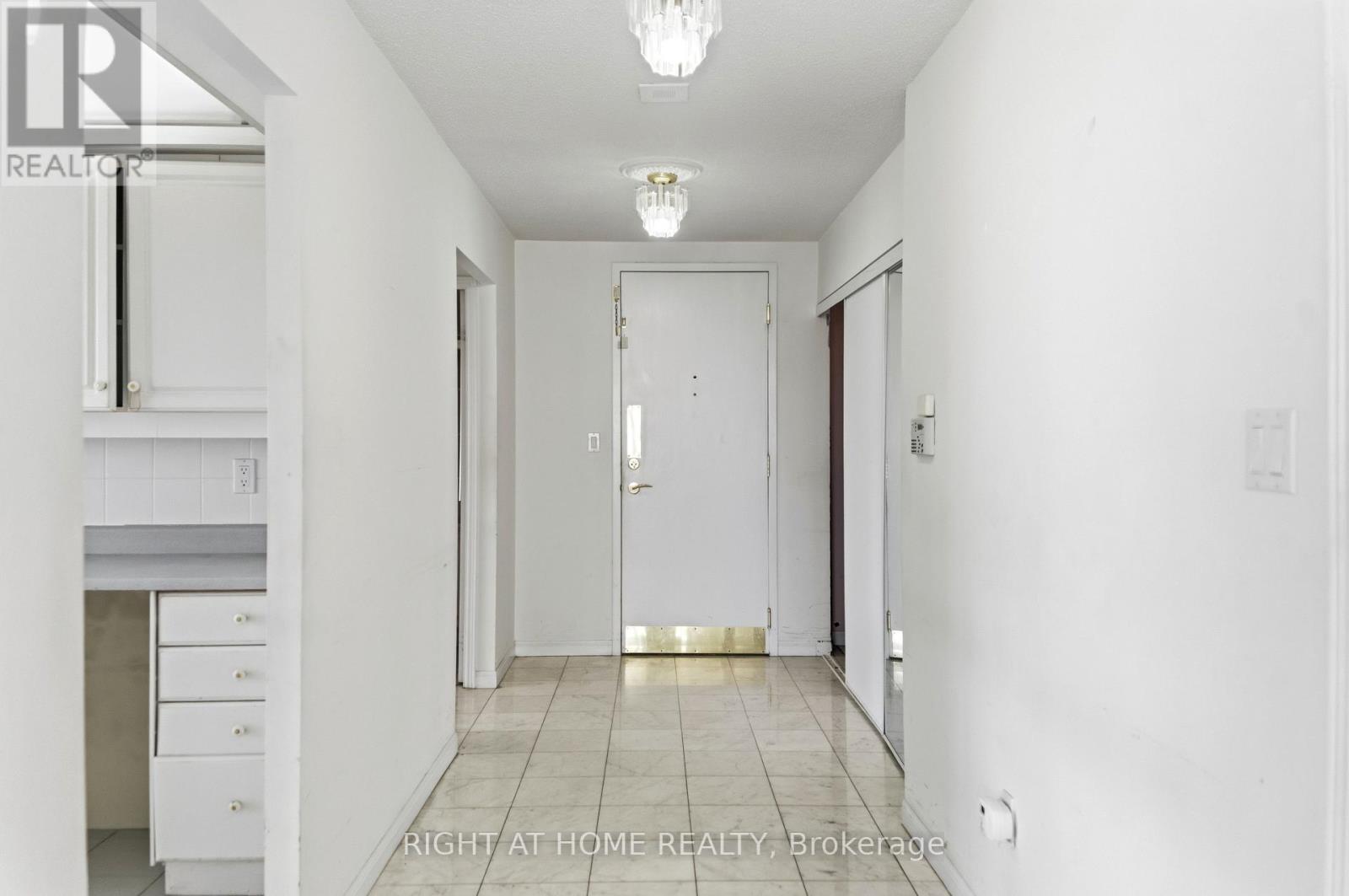 803 - 610 Bullock Drive, Markham, Ontario  L3R 0G1 - Photo 34 - N13138394