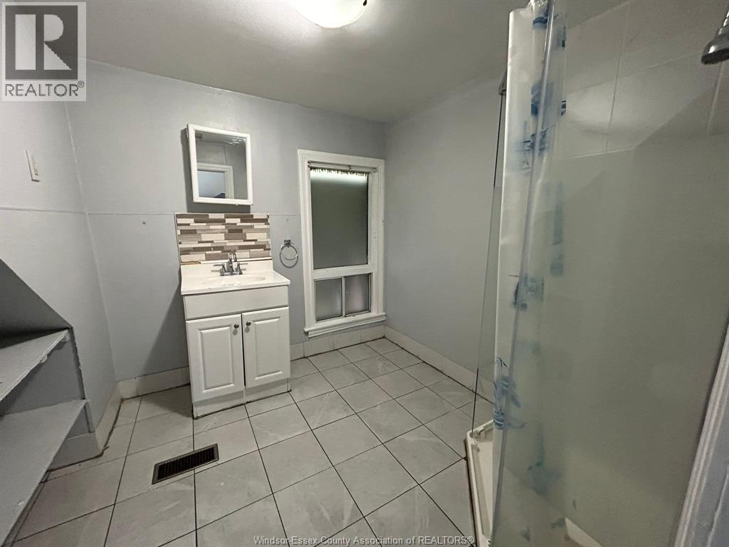 3153 Peter Street Unit# Upper, Windsor, Ontario N9C 1H3 - Photo 9 - 26012003