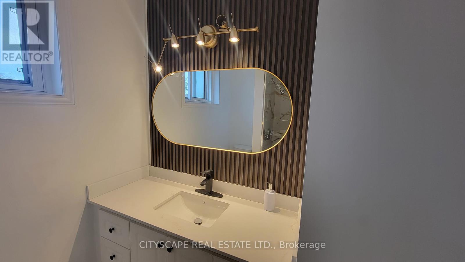 3450 Ellengale Drive, Mississauga, Ontario  L5C 1Z7 - Photo 29 - W13164118
