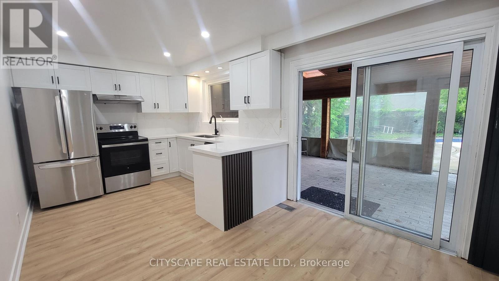 3450 Ellengale Drive, Mississauga, Ontario  L5C 1Z7 - Photo 31 - W13164118