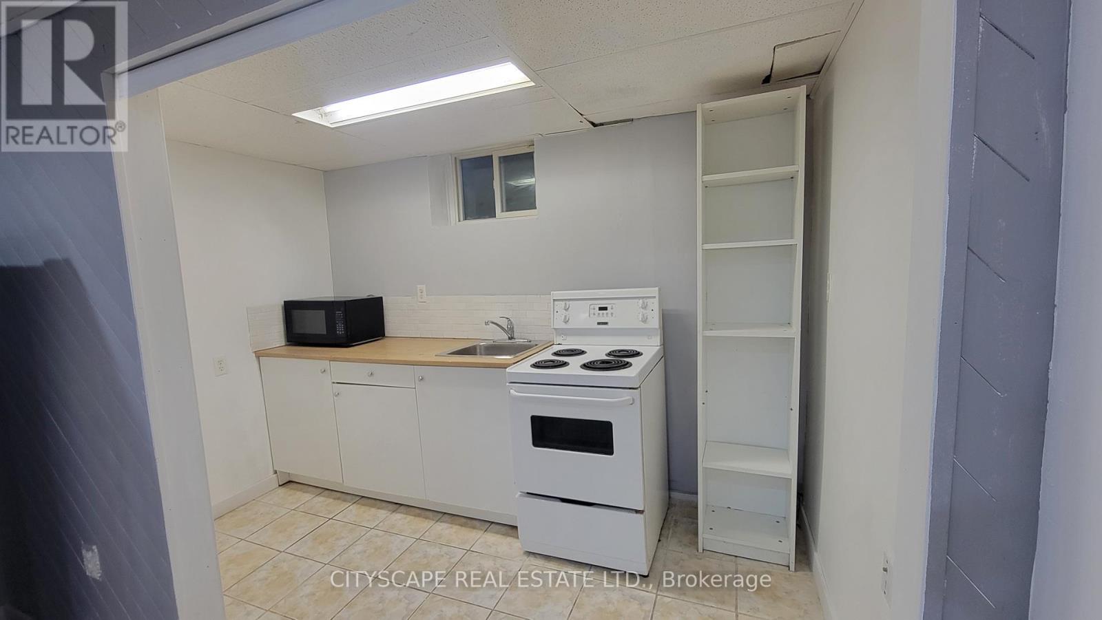 3450 Ellengale Drive, Mississauga, Ontario  L5C 1Z7 - Photo 38 - W13164118