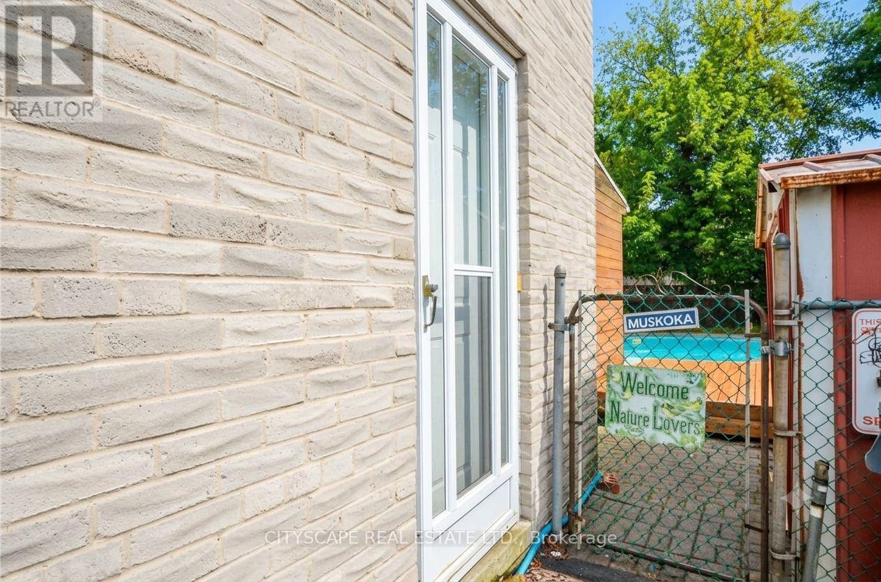 3450 Ellengale Drive, Mississauga, Ontario  L5C 1Z7 - Photo 49 - W13164118