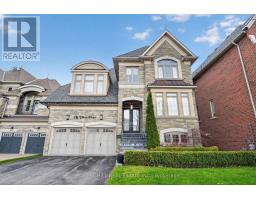 111 VINES PLACE, Aurora, Ontario