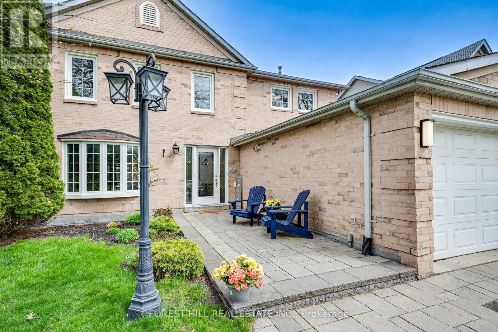 4 Milgate Place, Aurora, Ontario  L4G 5R2 - Photo 2 - N13168778