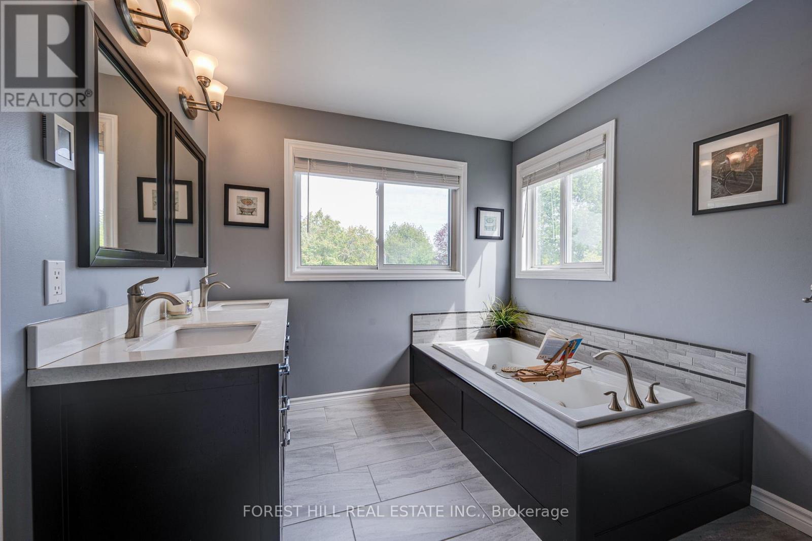 4 Milgate Place, Aurora, Ontario  L4G 5R2 - Photo 23 - N13168778