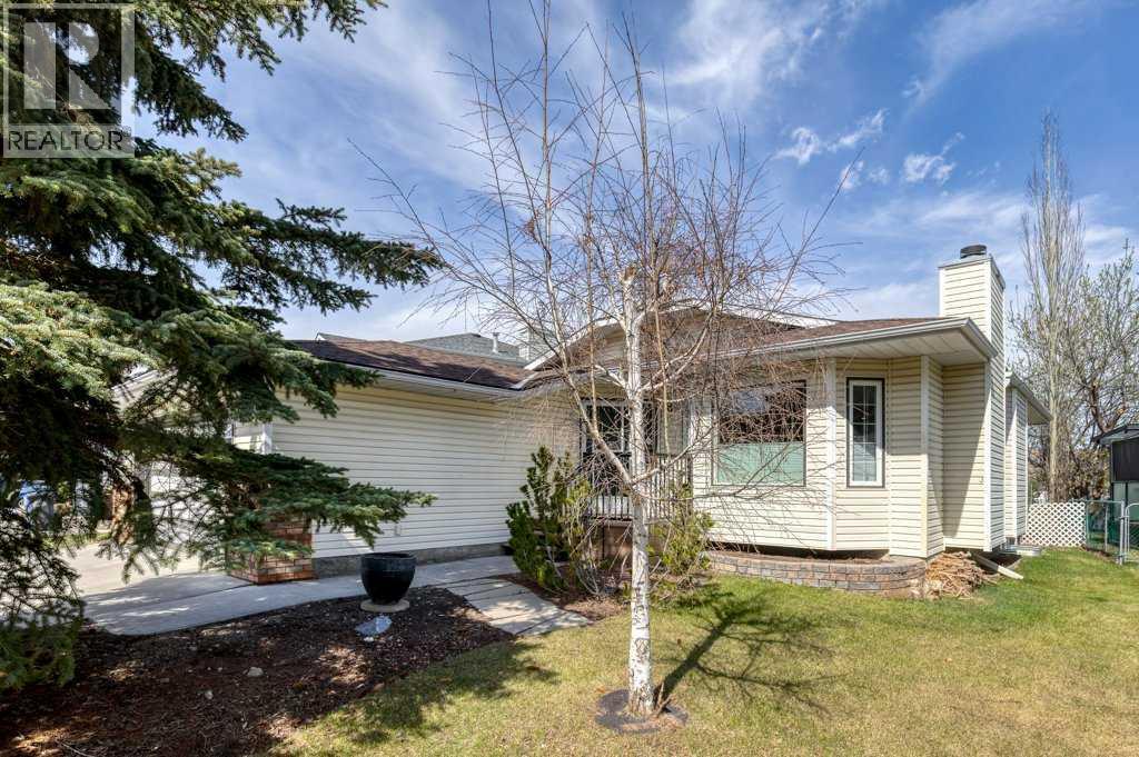 79 Riverview Circle, Cochrane, Alberta  T4C 1K4 - Photo 2 - A2308062
