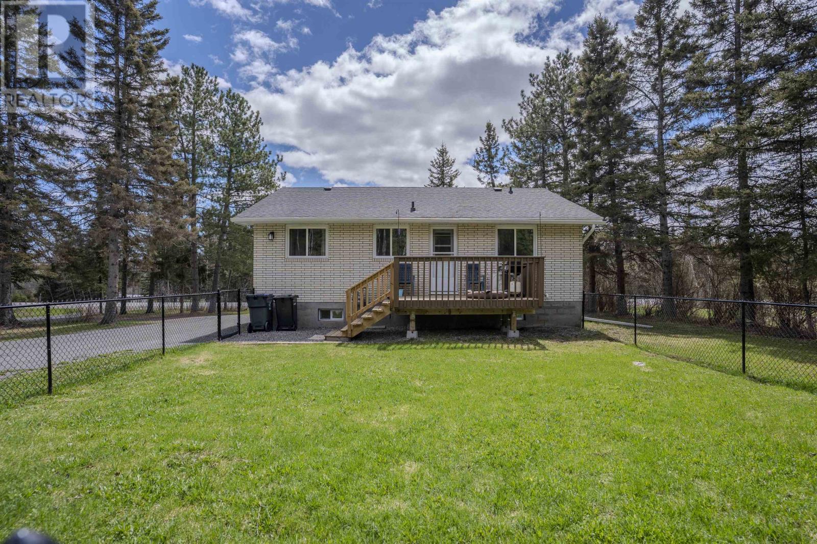 2190 Oliver Road, Thunder Bay, Ontario  P7G 1P9 - Photo 2 - TB2601168