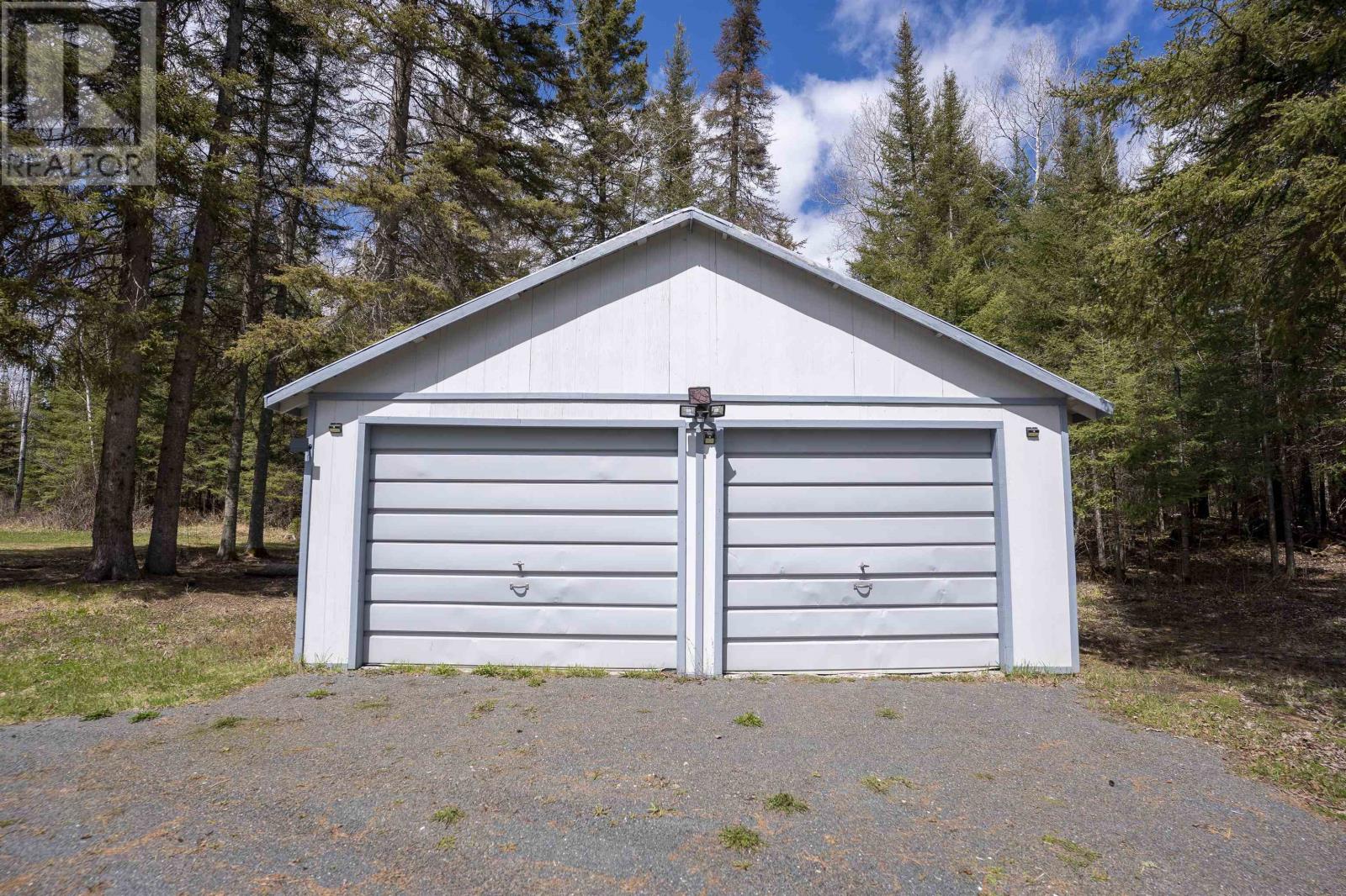 2190 Oliver Road, Thunder Bay, Ontario  P7G 1P9 - Photo 30 - TB2601168