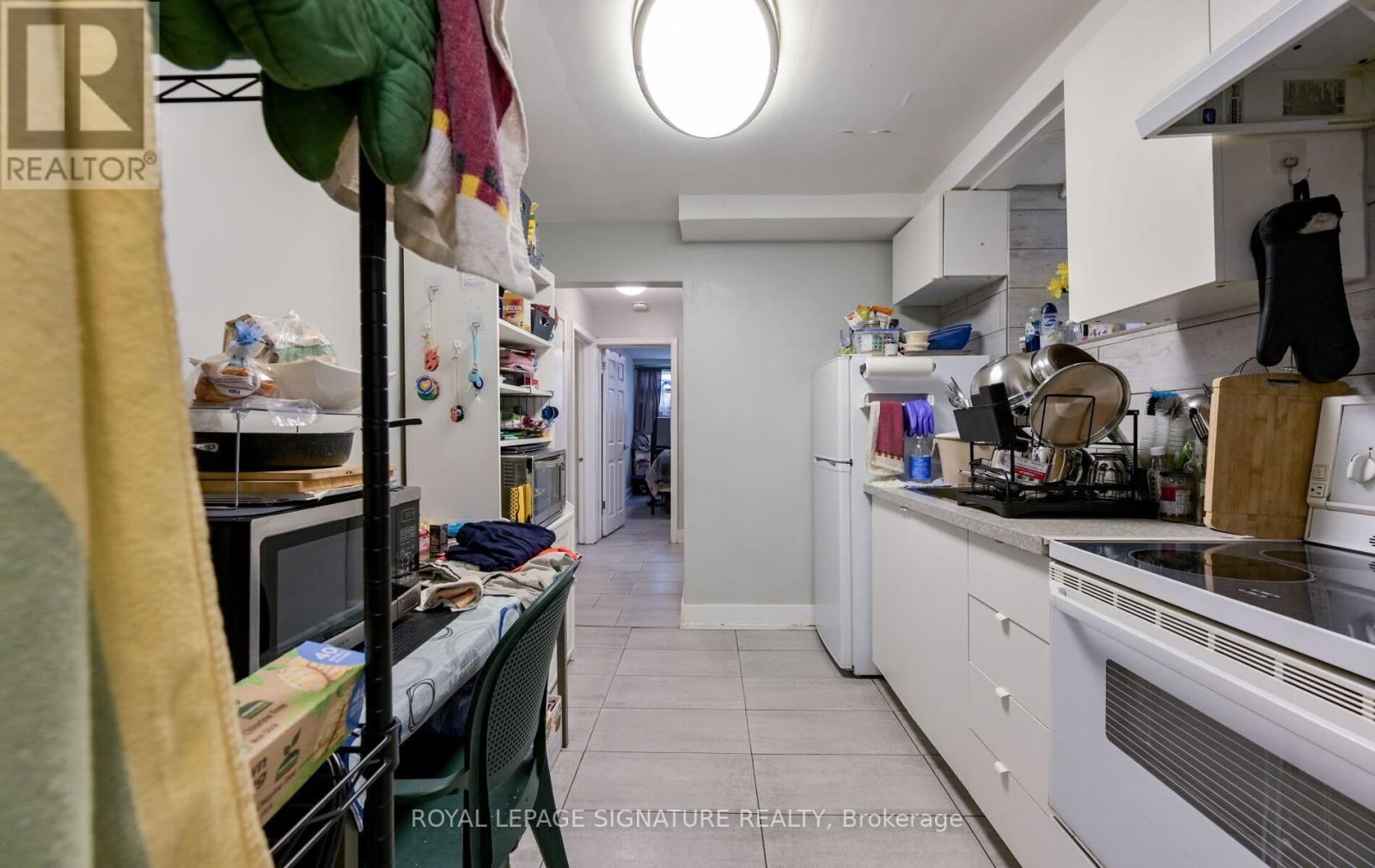 226 Bicknell Avenue, Toronto, Ontario  M6M 4G9 - Photo 13 - W13168894