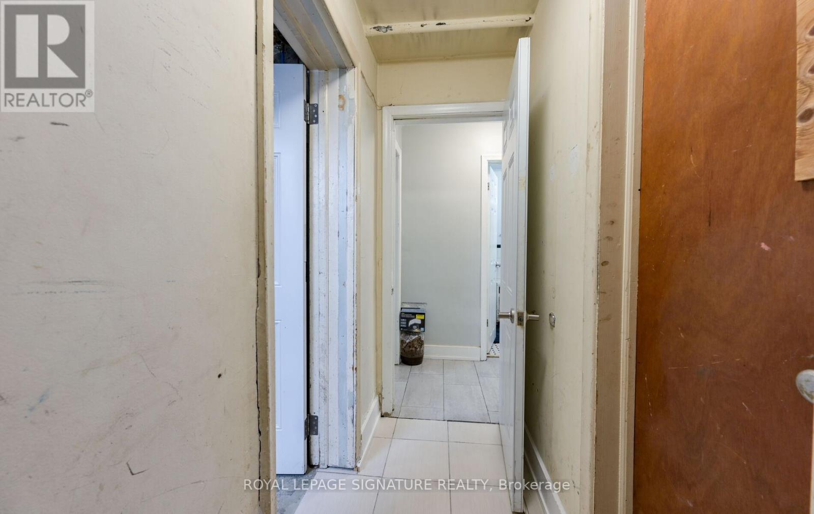226 Bicknell Avenue, Toronto, Ontario  M6M 4G9 - Photo 23 - W13168894