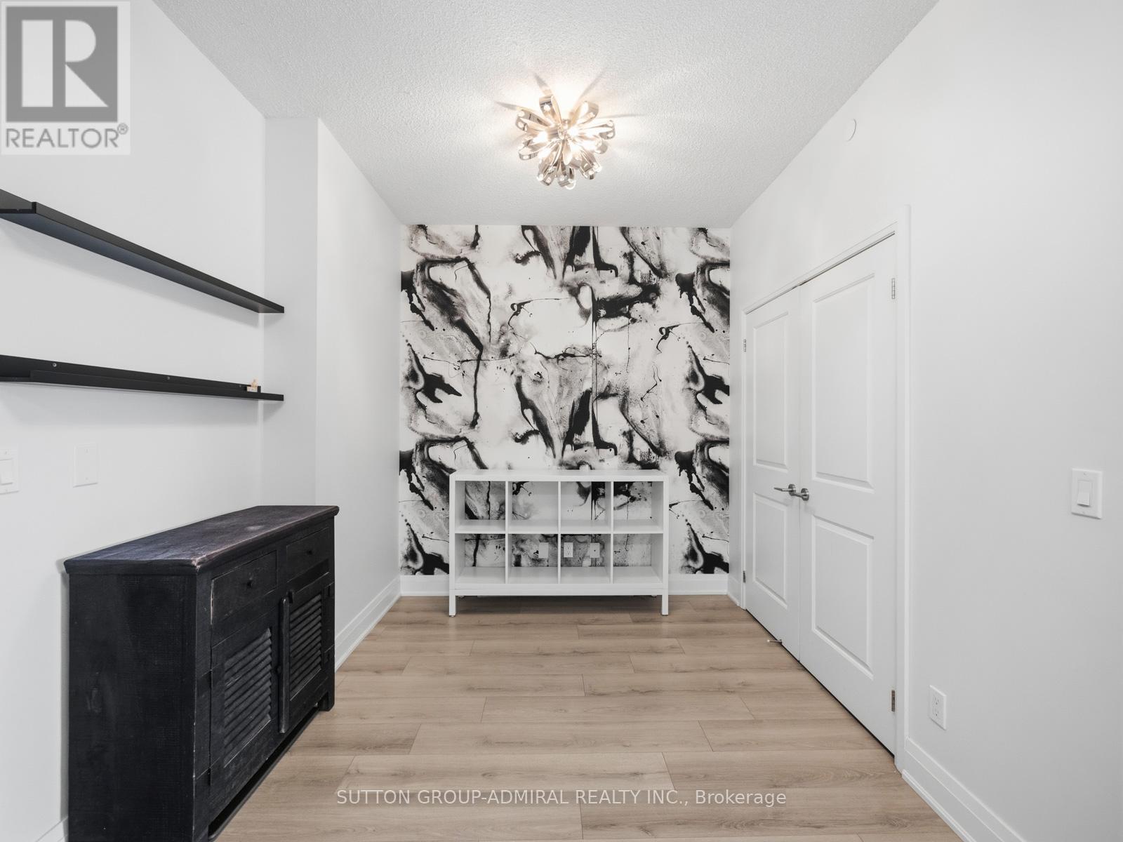 606 - 35 Fontenay Court, Toronto, Ontario  M9A 0C4 - Photo 3 - W13168908