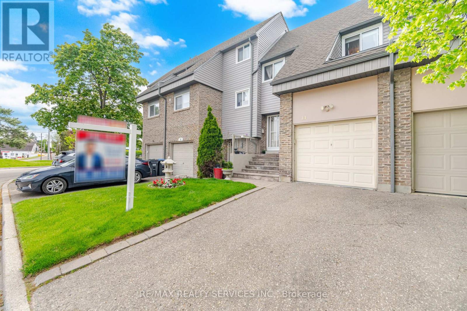 14 Tara Park Crescent, Brampton, Ontario  L6V 3E3 - Photo 2 - W13168968