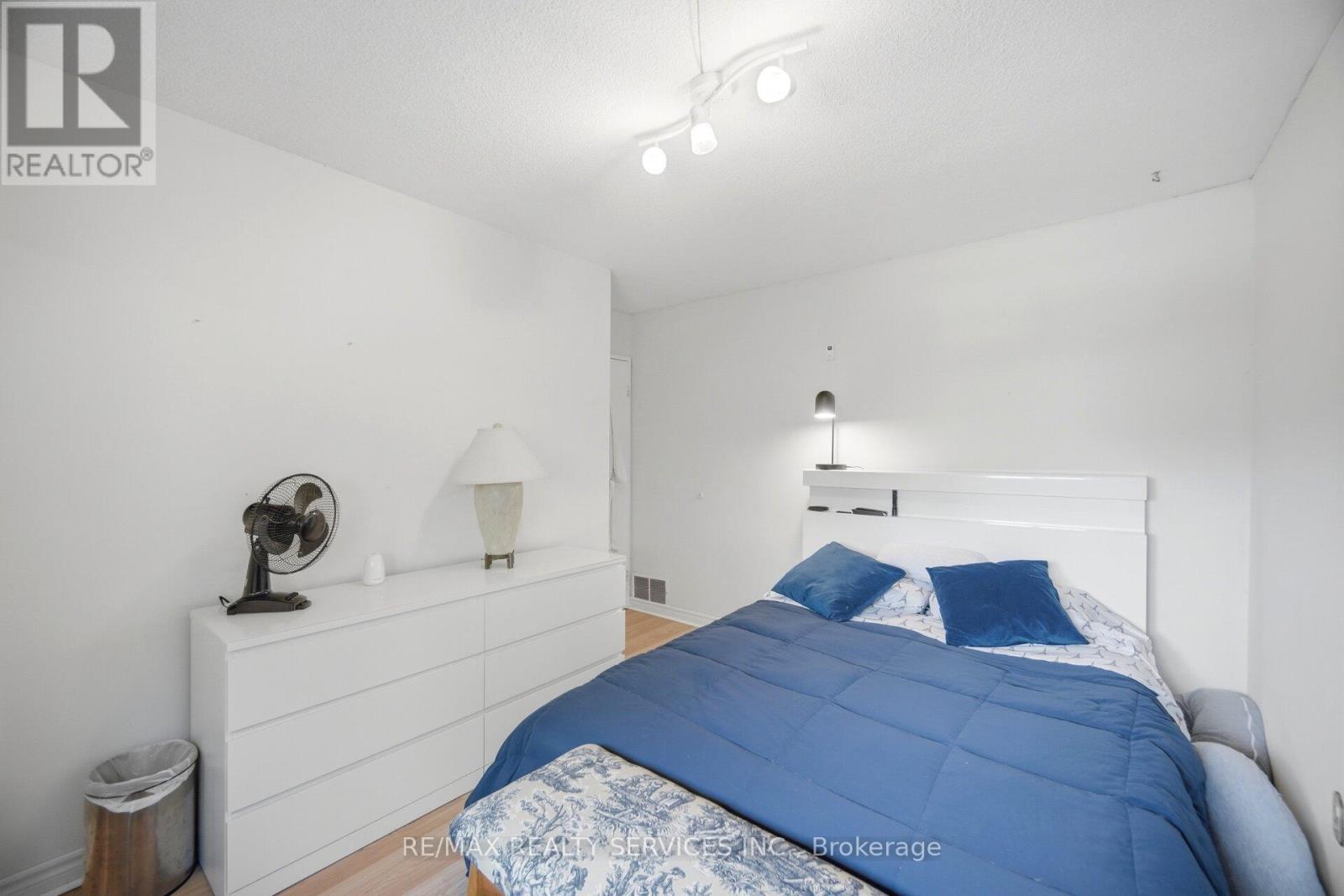 14 Tara Park Crescent, Brampton, Ontario  L6V 3E3 - Photo 24 - W13168968