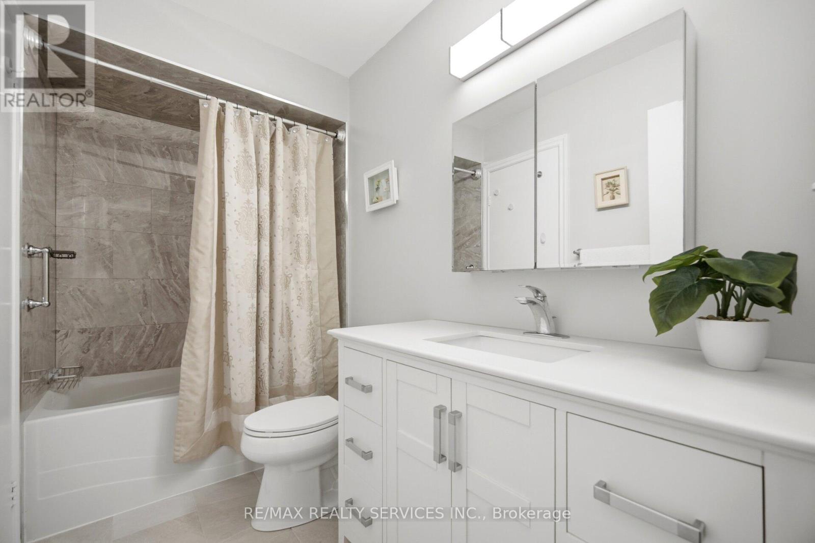 14 Tara Park Crescent, Brampton, Ontario  L6V 3E3 - Photo 28 - W13168968